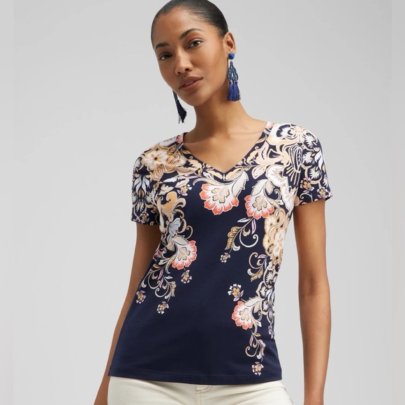 Chico’s Scrolls V-neck Perfect Tee - Picture 1 of 13